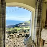 3 Bed In Scarborough Oc-sa004 *