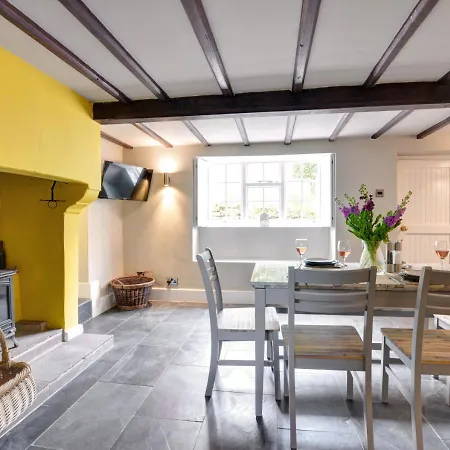 1 Browcote Holiday home *