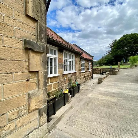 3 Bed In Scarborough Oc-sa004 레이븐스카
