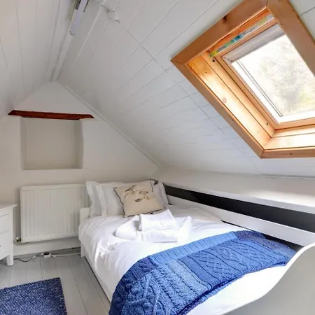 1 Browcote * Ravenscar